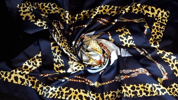 Large square polyester scarf with classic vintage… - image 3
