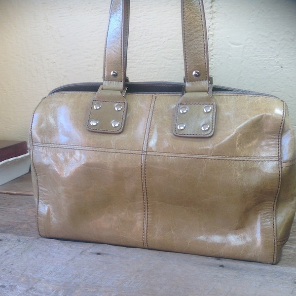 Kenneth Cole vintage genuine leather handbag