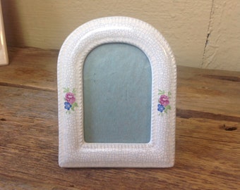 Vintage romantic Farmhouse style faux crackle porcelain photo frame 4.5 x 3.5" max image 3 x 3.5"