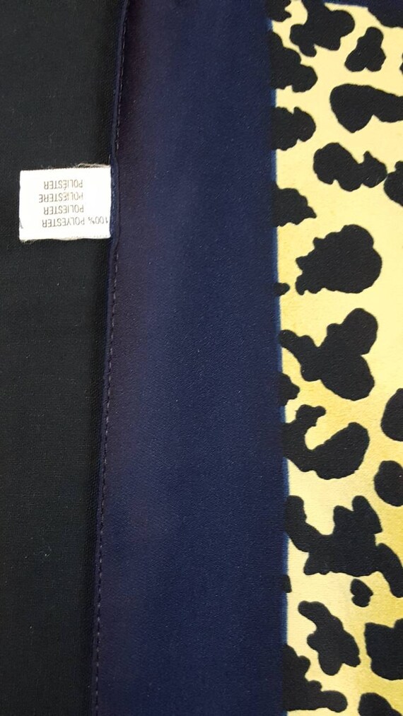 Large square polyester scarf with classic vintage… - image 10