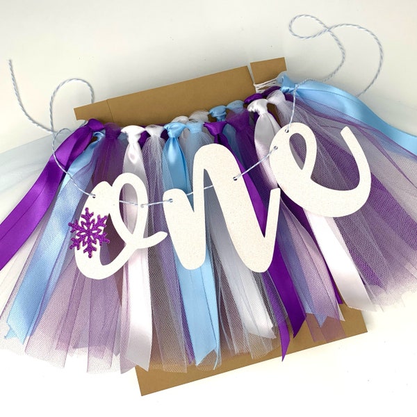 Winter Onederland Snowflake High Chair Tutu Skirt Banner. First Birthday Banner. Smash Cake Photo Prop. 1st Birthday Photo Backdrop. FZ