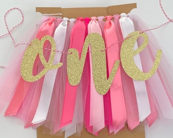 Pink Gold and White High Chair Banner. First Birthday Banner. Smash Cake Photo Prop. 1st Birthday Photo Backdrop. One Banner.