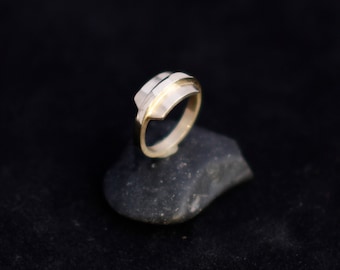 LEREMA ring : gold minimalist band