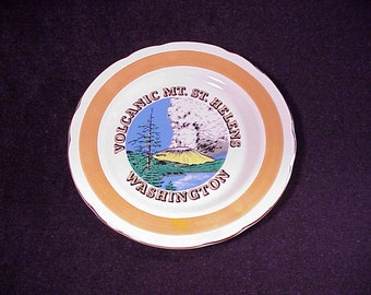 1980's Vintage Volcanic Mt St Helens Washington Souvenir Colorful Ceramic Plate, WA, 7 Inch Diameter, Made in Japan by Smith Western, Old