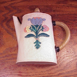 1990&#39;s Retro Flower Design Wall Hanging Coffee Pot, made of Plastic, Home Interiors and Gifts, no. 3311, Home Decor, Old Style, dated 1995