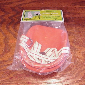 Vintage 1980&#39;s Sponge Rubber Pair of Garden Knee Pads, in Sealed Package, Made in Taiwan, Old