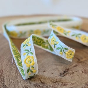 Vintage Jacquard Rose auf weißem Jacquardband Näh Notion