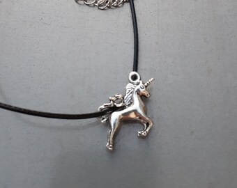 Unicorn charming pendant.