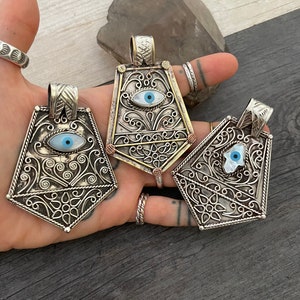 Evil Eye Pendant Evil Eye Necklace Protection Pendant Eye Necklace Hamsa Pendant Evil Eye Jewlery Hamsa Necklace Hamsa Jewelry Good Luck