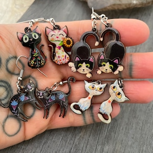 Cat Earrings Cat Jewelry Black Cat Earrings Cat Earring Black Cat Jewelry Cat Dangle Earrings Indie Earrings Alt Earrings Aesthetic Earrings