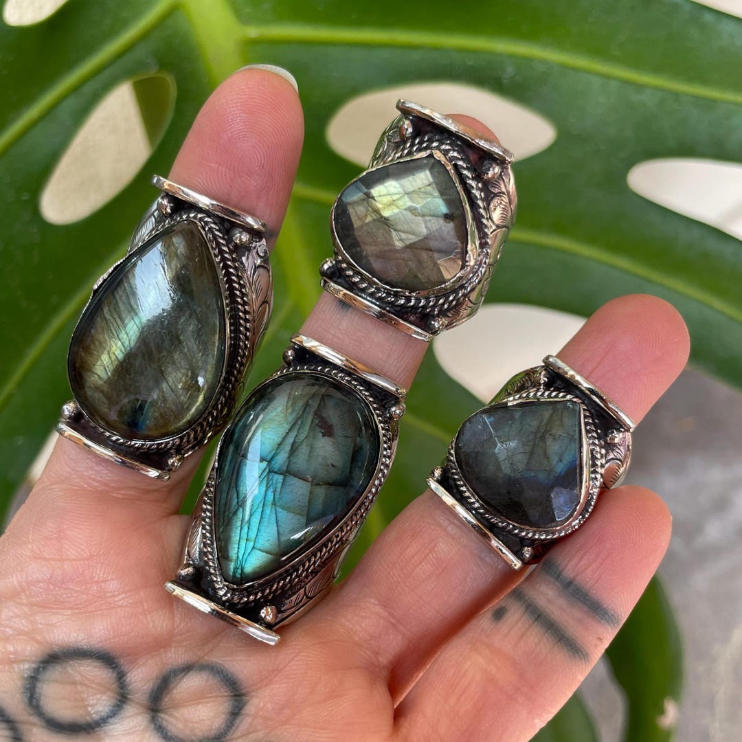 Chunky Labradorite Statement Ring: Adjustable Bohemian Gemstone