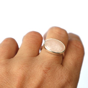 Size 9 silver ring with baby pink oval rose quartz