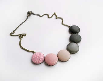 Collier en cuir, Bijoux en cuir rose, Collier en laine rose, Bijoux minimalistes, Collier Art Déco, Collier Artistique Accent