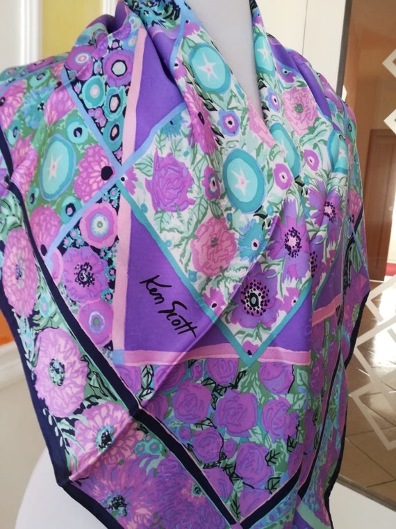 Ken Scott vintage silk foulard.