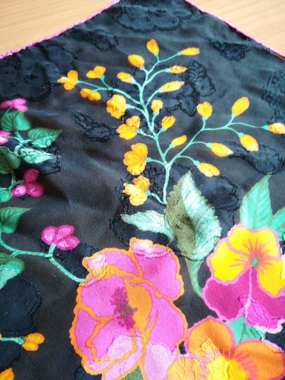 Shawl Laura Biagiotti Foulard scarf flowers - image 6
