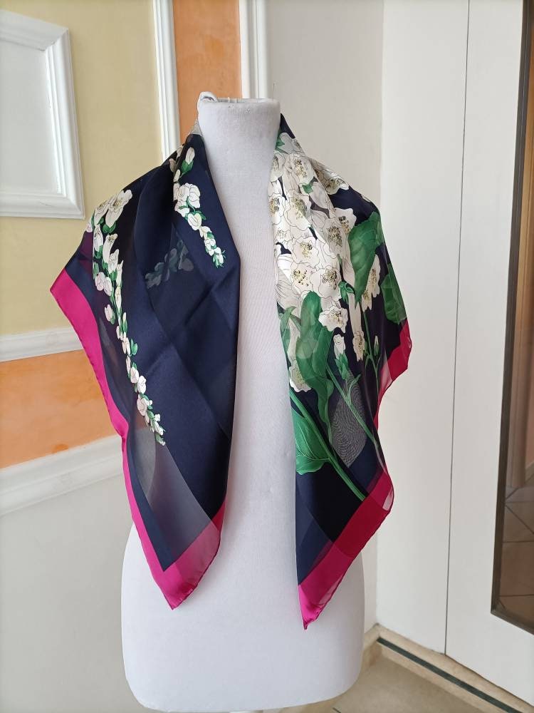 Valentino 100% Silk Houndstooth Floral Square Scarf Accessoires Sjaals & omslagdoeken Bandanas 