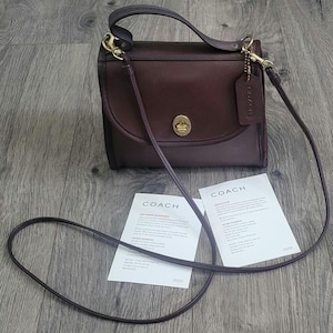 Coach Vintage Regina Mahogany Brown Soft Leather with Brass Turnlock Convertible Satchel Bag 9983