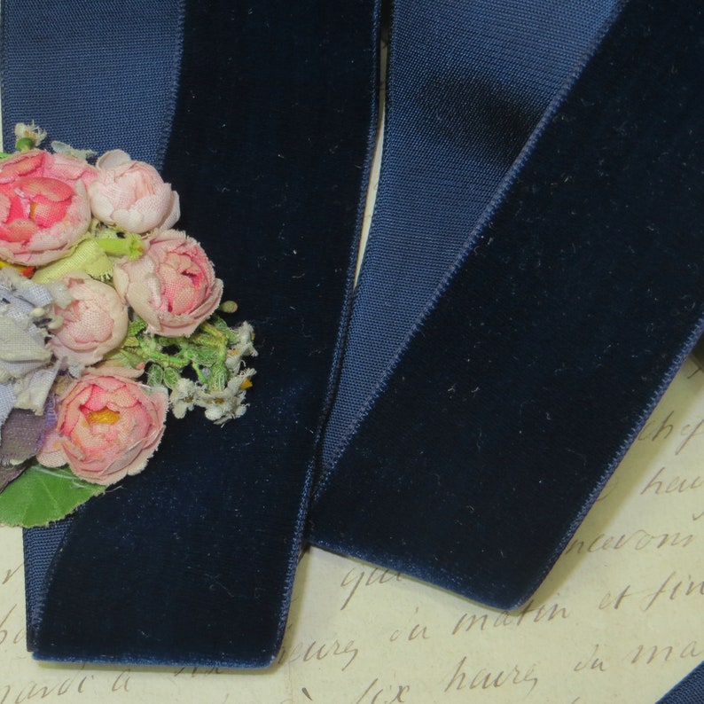 1y 1940s NAVY SILK BLUE 1.5 Velvet Ribbon Taffeta Back French Trim Millinery Hat flower Vestment 1920s Flapper Art Deco Antique Ribbonwork