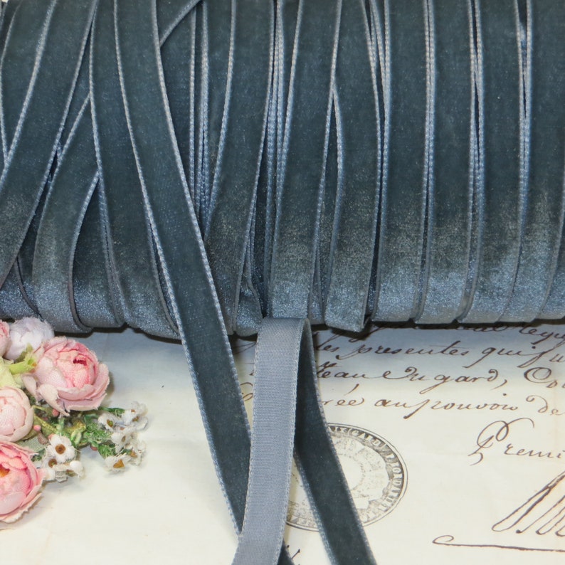 1y SMOKEY GRAY BLUE Velvet Ribbon Tag: 3/8