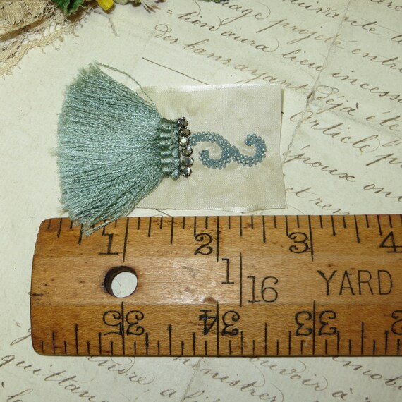 années 1920 FRANÇAIS verte mer verte FRANÇAIS strass blanc Antique Applique Patch Ribbonwork Turquoise Aqua soie métal métallique fil chapellerie fleur garniture 62f63b années 1920 FRANÇAIS verte mer verte FRANÇAIS strass blanc Antique Applique Patch Ribbonwork Turquoise Aqua soie métal métallique fil chapellerie fleur garniture 62f63b