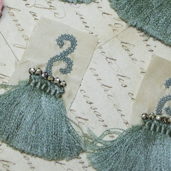années 1920 FRANÇAIS verte mer verte FRANÇAIS strass blanc Antique Applique Patch Ribbonwork Turquoise Aqua soie métal métallique fil chapellerie fleur garniture 62f63b années 1920 FRANÇAIS verte mer verte FRANÇAIS strass blanc Antique Applique Patch Ribbonwork Turquoise Aqua soie métal métallique fil chapellerie fleur garniture 62f63b