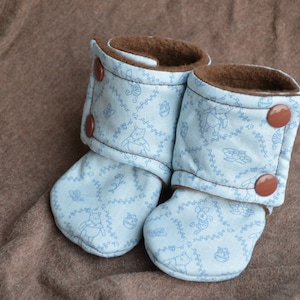 Baby Booties Stay On, Pooh Blue and Brown, spring