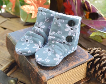 Daisy Baby Booties: Handmade Cotton Fleece Booties