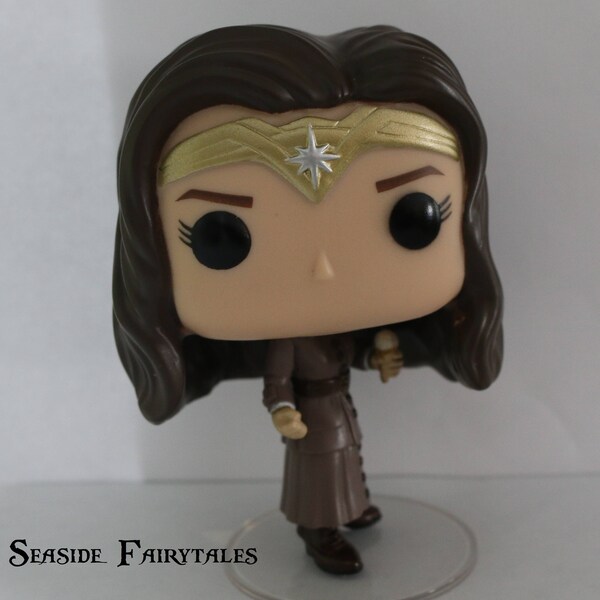 READY TO SHIP - Wonder Woman Getting Ice Cream