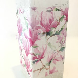 Lovely Magnolia Glass Lamp : birthday, wedding, Christmas, anniversary