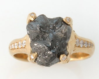 Raw diamond ring, Unique engagement ring, Rough diamond ring, 18K Golg, Uncut diamond ring, Rough diamond engagement ring,Black diamond ring