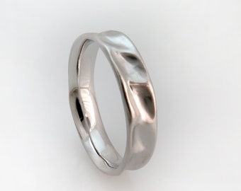 14K White Gold Wedding Band, Unisex Wedding Band, Hammered Gold Ring, 18k White Gold Band, Solid Gold Wedding Jewelry, Facet Ring, Textured