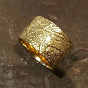 Women Wedding Band, 14K Gold Wedding Band, Wide Band, Engraved Ring, Textured Band, Rustic Ring, Modern Wedding Ring, Wide Wedding Band