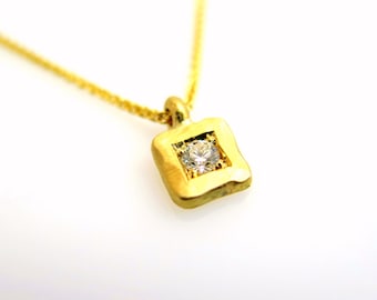 Diamond necklace gold, 18k gold necklace, Square necklace, Minimalist necklace, Hammered necklace, Unique diamond necklace