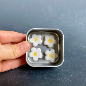 Ceramic flower magnets in tin white daisy flower magnets handmade ceramic magnet set in square tin, daisy fridge magnets, stocking stuffer image 1