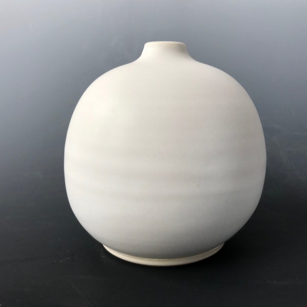 White ceramic oval bud vase, matte white pottery vase, modern vase, matte white glazed flower vase, stoneware pottery ceramic bud vase