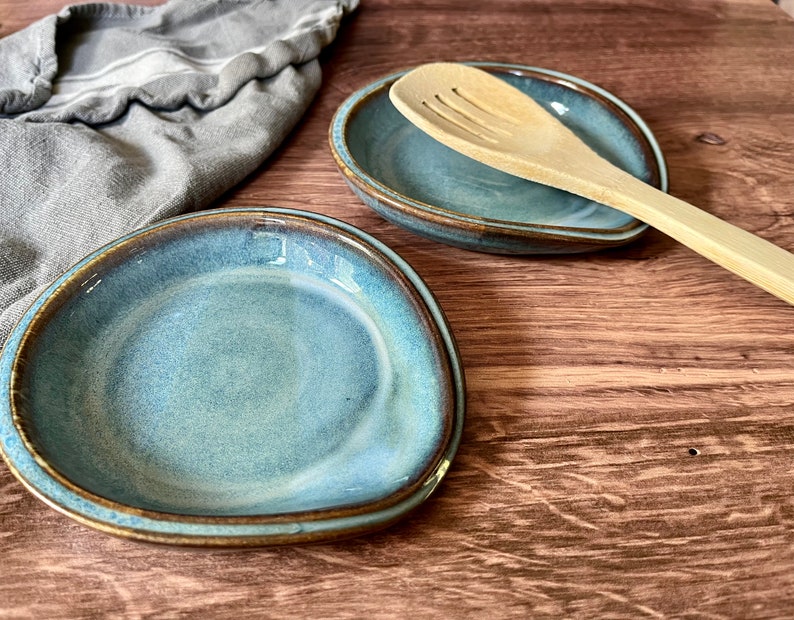 Kitchen spoon rest wheel thrown ceramic spoon rest with light and sky blue glaze kitchen gift, cooking gift, handmade spoon holder image 5