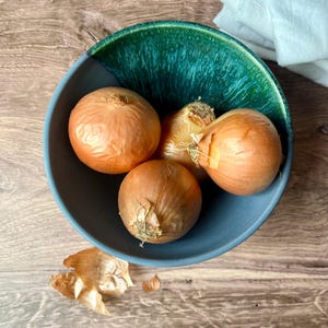 Ceramic bowl (56 oz)- serving bowl- ceramic serving bowl, salad bowl, fruit bowl- blue and green pottery bowl- housewarming gift