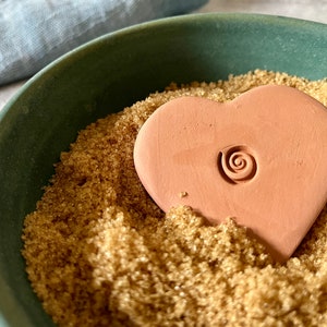 Handgefertigter Terrakotta Sugar Saver / Herz Diffusor für ätherisches Öl