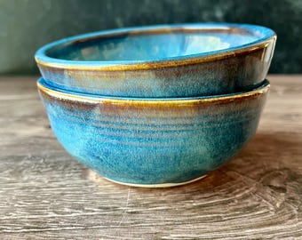 Handgjord keramikskål: Liten blå skål för snacks