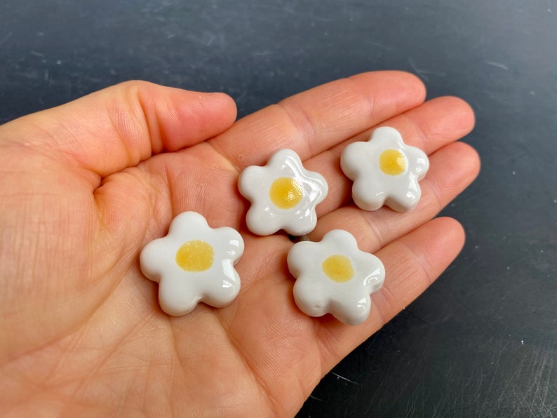 Ceramic flower magnets in tin white daisy flower magnets handmade ceramic magnet set in square tin, daisy fridge magnets, stocking stuffer image 2
