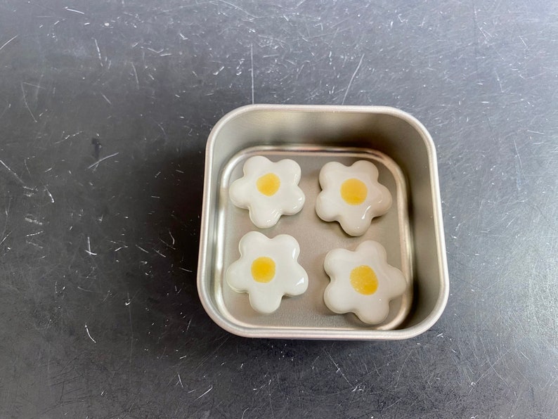 Ceramic flower magnets in tin white daisy flower magnets handmade ceramic magnet set in square tin, daisy fridge magnets, stocking stuffer image 9