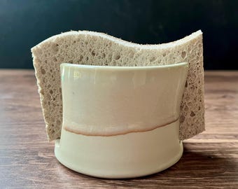 Ceramiczny uchwyt na gąbki: nowoczesny wystrój w stylu wiejskim