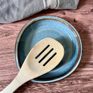 Kitchen spoon rest wheel thrown ceramic spoon rest with light and sky blue glaze kitchen gift, cooking gift, handmade spoon holder image 2
