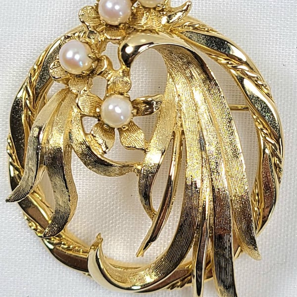 Pearl Flower Wreath Vintage Brooch Gold-tone Cultured Pearl 2" Pin Signed Brooks