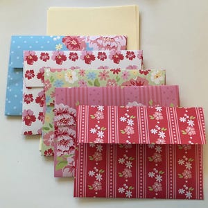 Set di cancelleria con buste C6 per posta ordinaria, articoli di cancelleria floreali, accessori per penna, planner, idea regalo, set da 5