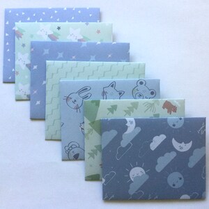 Sobres de patrón azul, notas de baby shower, correo postal, papelería linda, patrón de niño, sobres pequeños, juego de 7