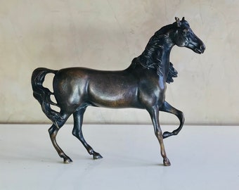 IMPRESIONANTE ESTATUILLA de CABALLO de bronce macizo figura equino a galope escultura antigua mid century de animal con pátina oscura