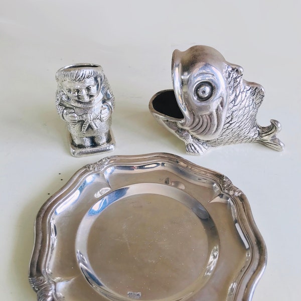 CURIOSO SERVICIO de MESA en metal plateado palillero en forma de monje pez vintage y platillo chapado en plata cuberteria antigua