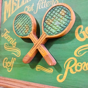 CARTEL RETRO de MADERA für Tenis y Golf letrero inglés Mellins Sports 1980er Jahre Señal Vintage en Relief de pared decortivo