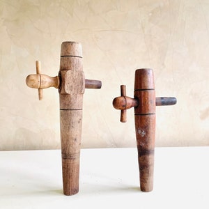 SET de 2 GRIFOS de madera antigua de barril of tanque para vino accesorio bebida of bar dispensador de bebida enología de España